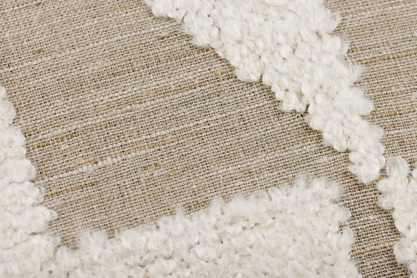 Lila Cream Cushion