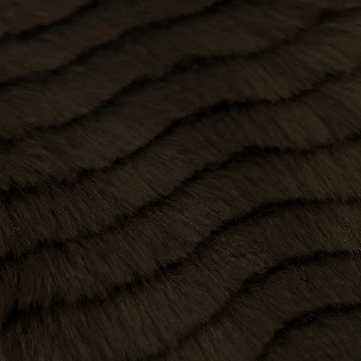 Presley Chocolate Throw
