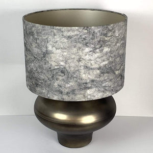 Rugari Enamel Black Onyx Finish Glass Table Lamp With Dynamic Quartz Shade